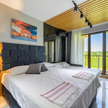 Azur Properties 72 Shkorpilovtsi