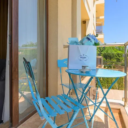 Azur Properties 72 Daire *