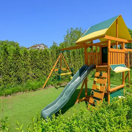 Azur Properties 72 Daire Shkorpilovtsi
